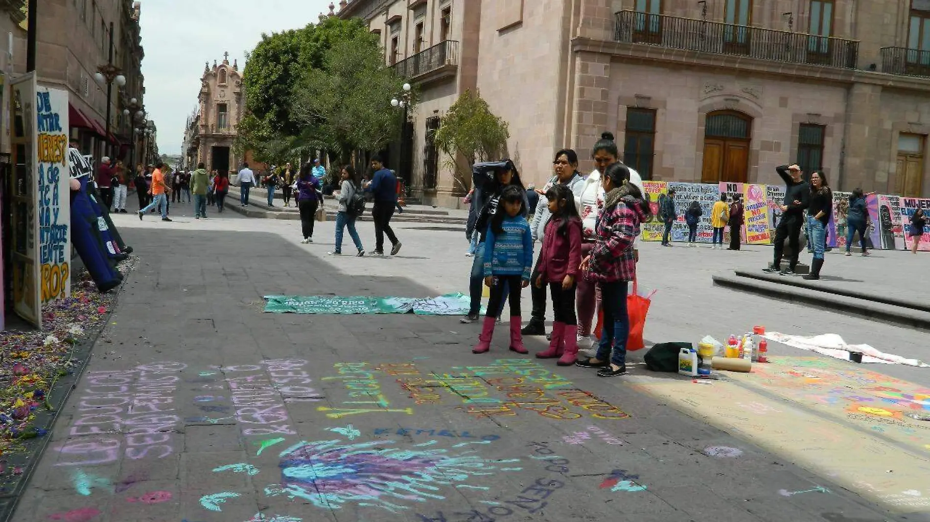 marchan por el Día Internacional de la Mujer en SLP1